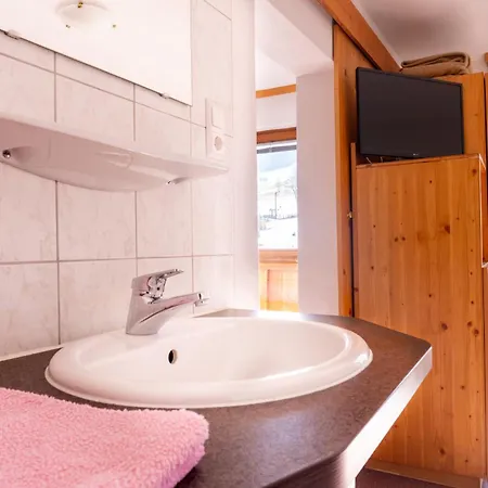 Zweibettzimmer Mit Bergblick In Wunderschoenem Tal Appartement *