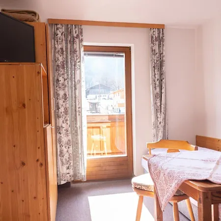 Zweibettzimmer Mit Bergblick In Wunderschoenem Tal *